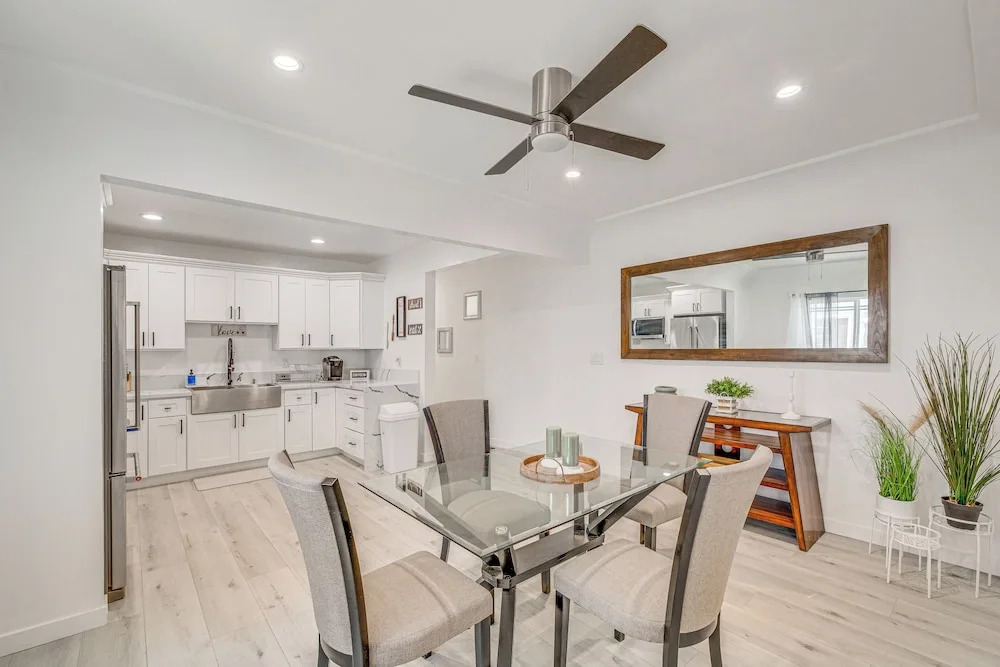 2 Mi to Citadel Outlets! East LA Retreat Near I-5