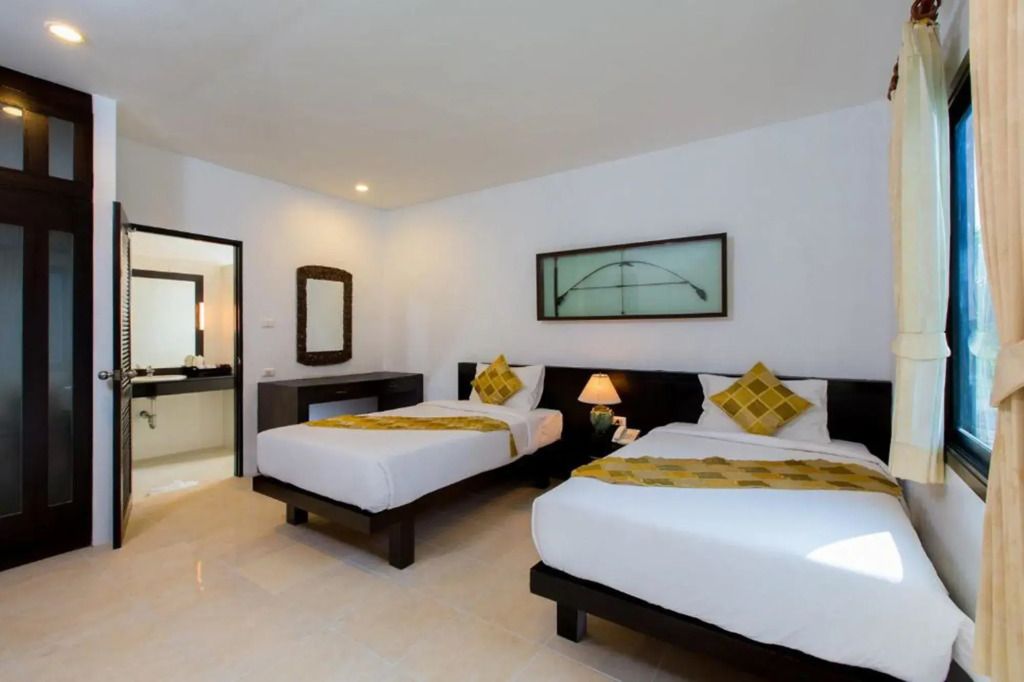 Praewa Villas Naiyang Phuket