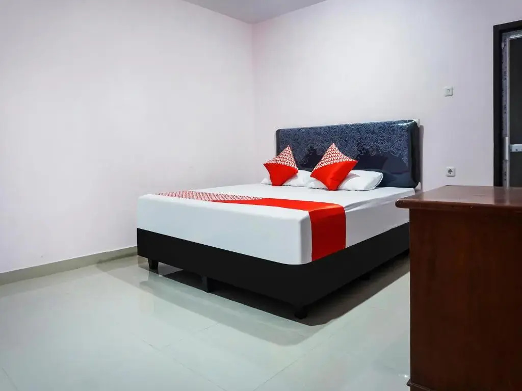 RedDoorz At Homestay Madu Makassar