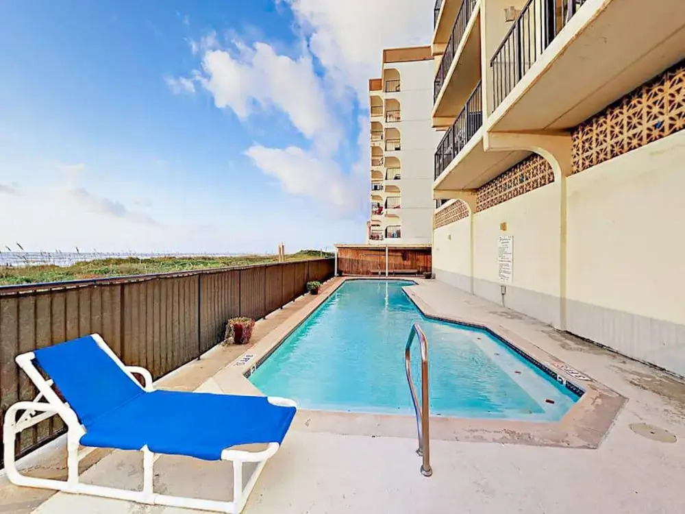 5570 Gulf Blvd Condo Unit 203 - 2 Br condo by RedAwning