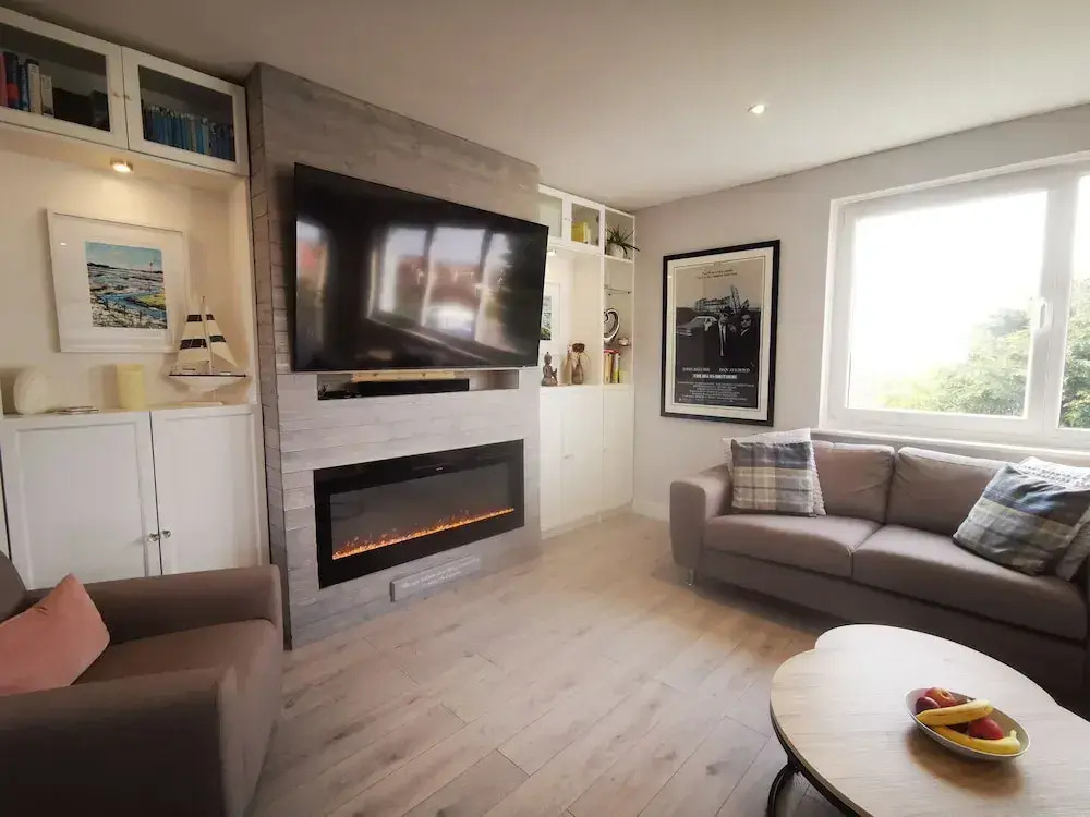 A Place With A View  - 2 bed village apartment