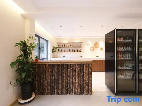 Linxi mountain residential quarters (North Scenic Area tourist distribution center shop)