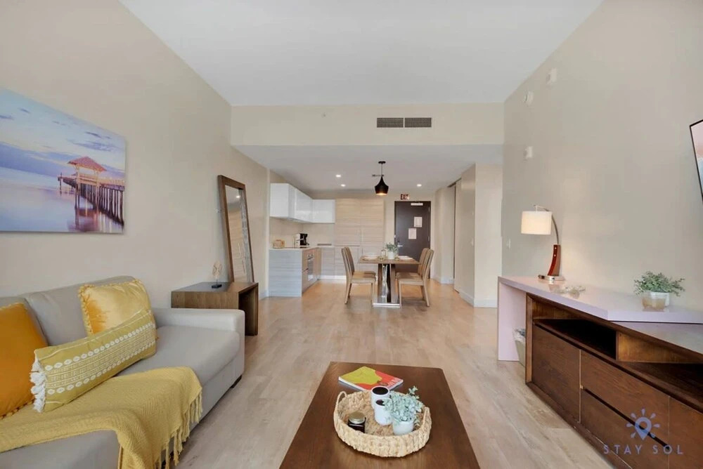 Modern Resort Terrace- Up To 6 Near Beach, Hollywood