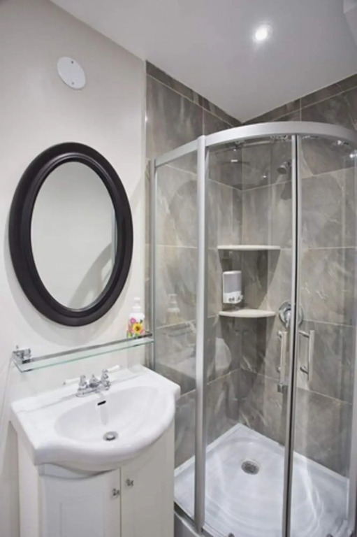 Toronto Rooms and Suites