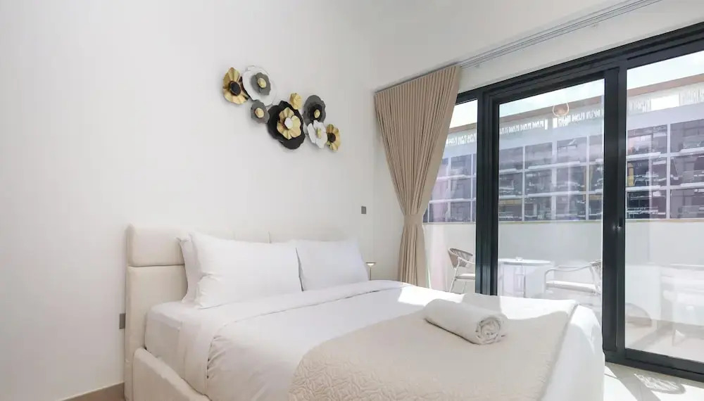Stylish Riviera Studio Near Downtown