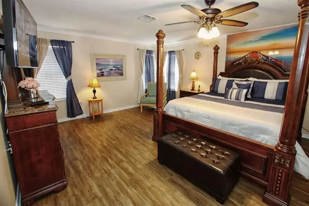 329 Windwood Bay