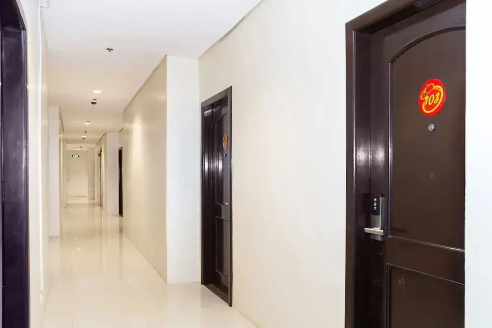 OYO 133 Jazzy James Country Hotel 2