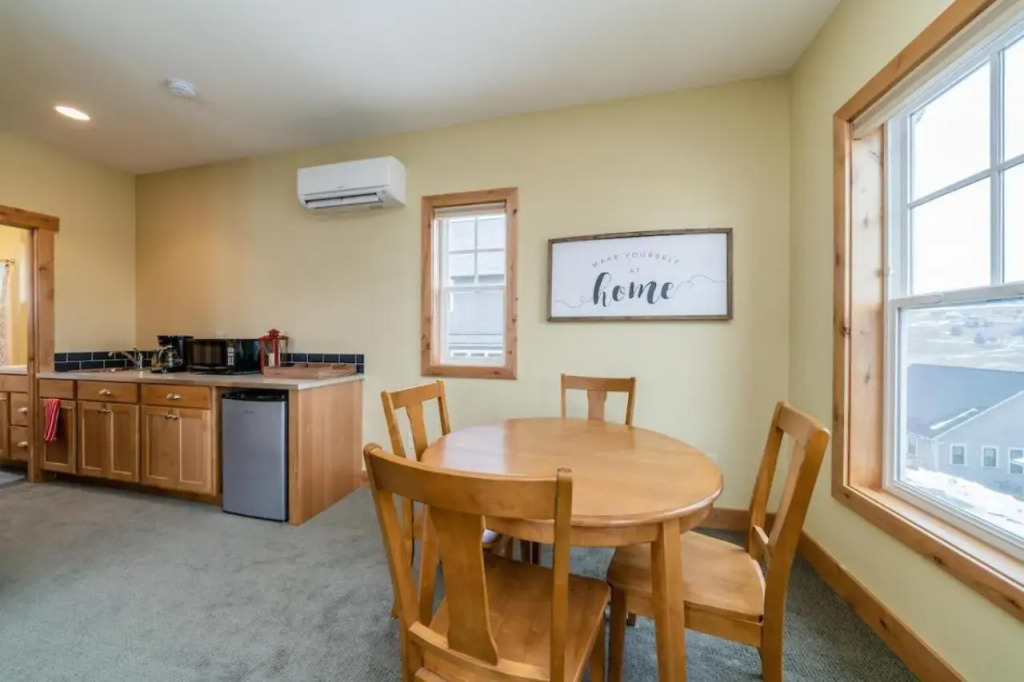 Cabernet Cottage & Carriage House #8CH