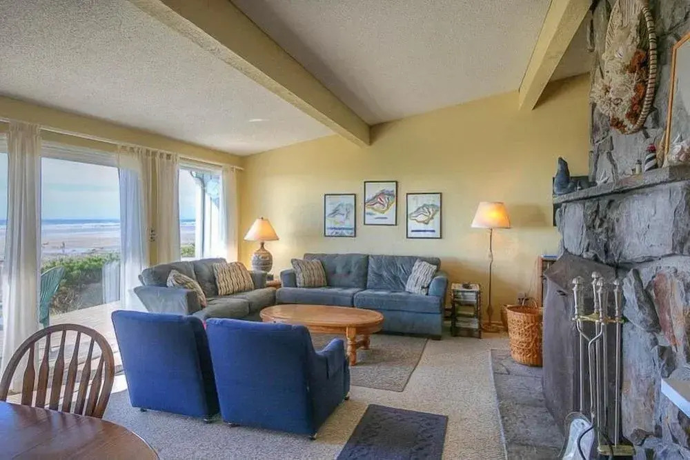 Cozy Hearth and Ocean Views - Inviting Beach Haven