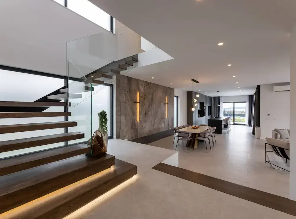 Moonlit Mirage Villa with Pool, Gym and Sauna