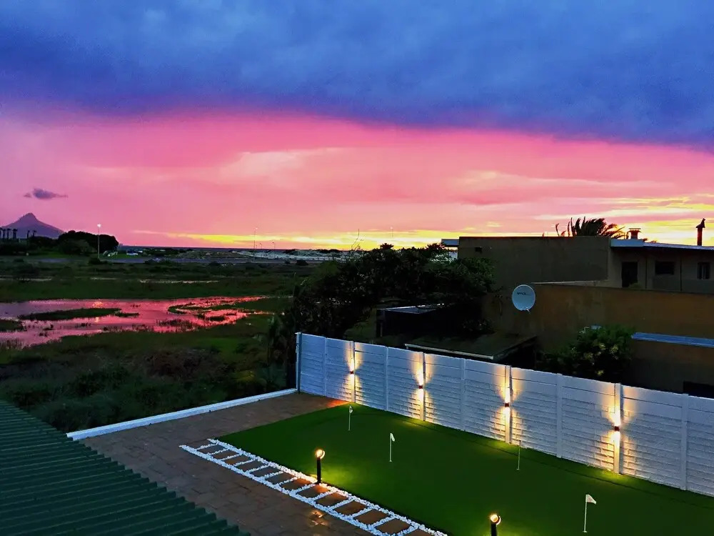 Peach on Beach Boutique Guesthouse