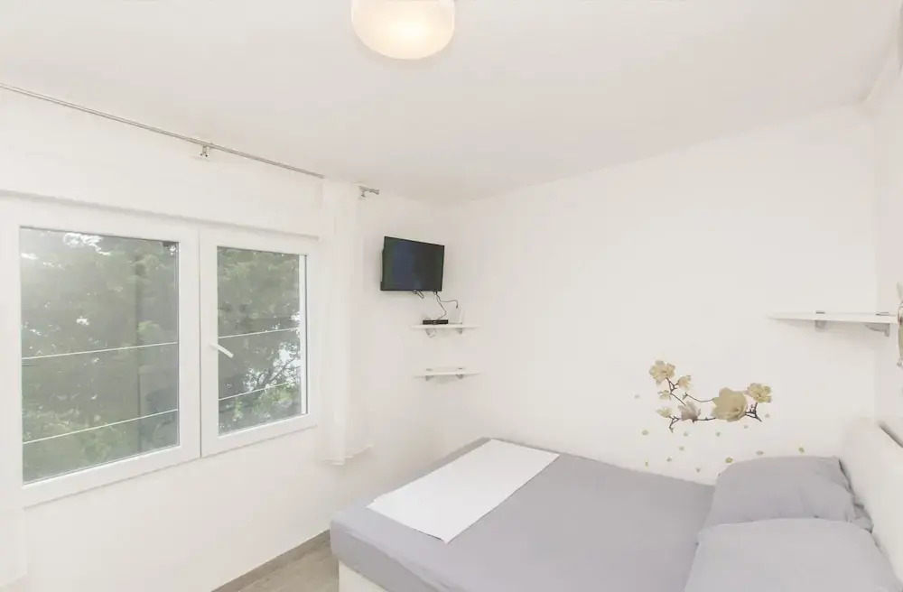 House Anica