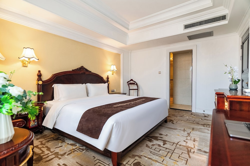 Golden Plaza International Hotel