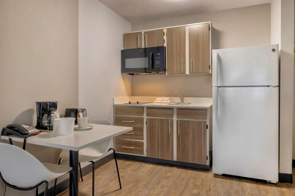 Studio 6 Dallas, TX - North - Richardson