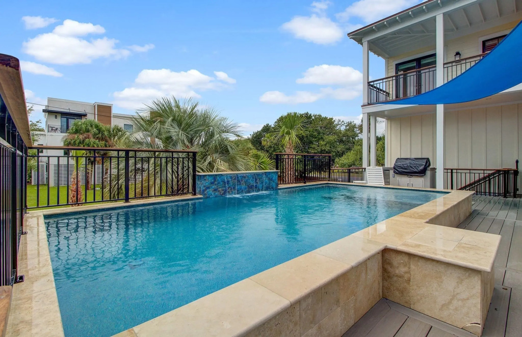 4 36th Avenue by Avantstay Chef's Kitchen, Rooftop & Pool!