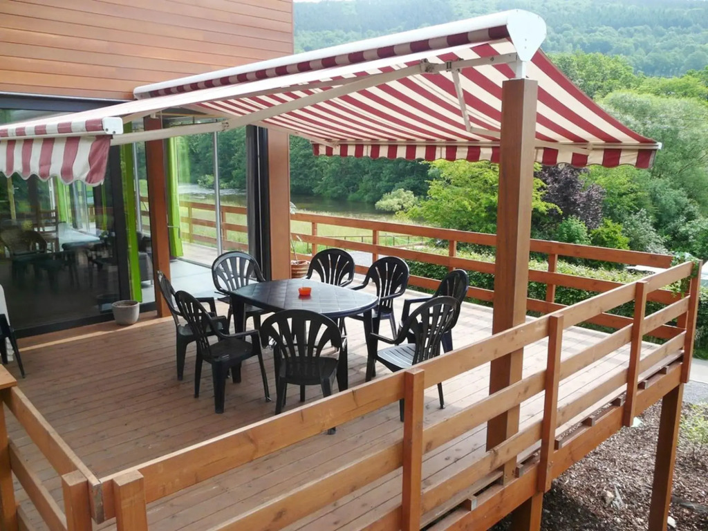 Riverside Retreat with Sauna