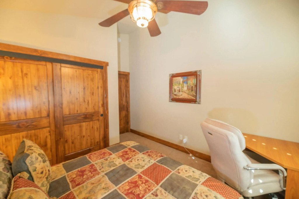Silver Pine Lodge