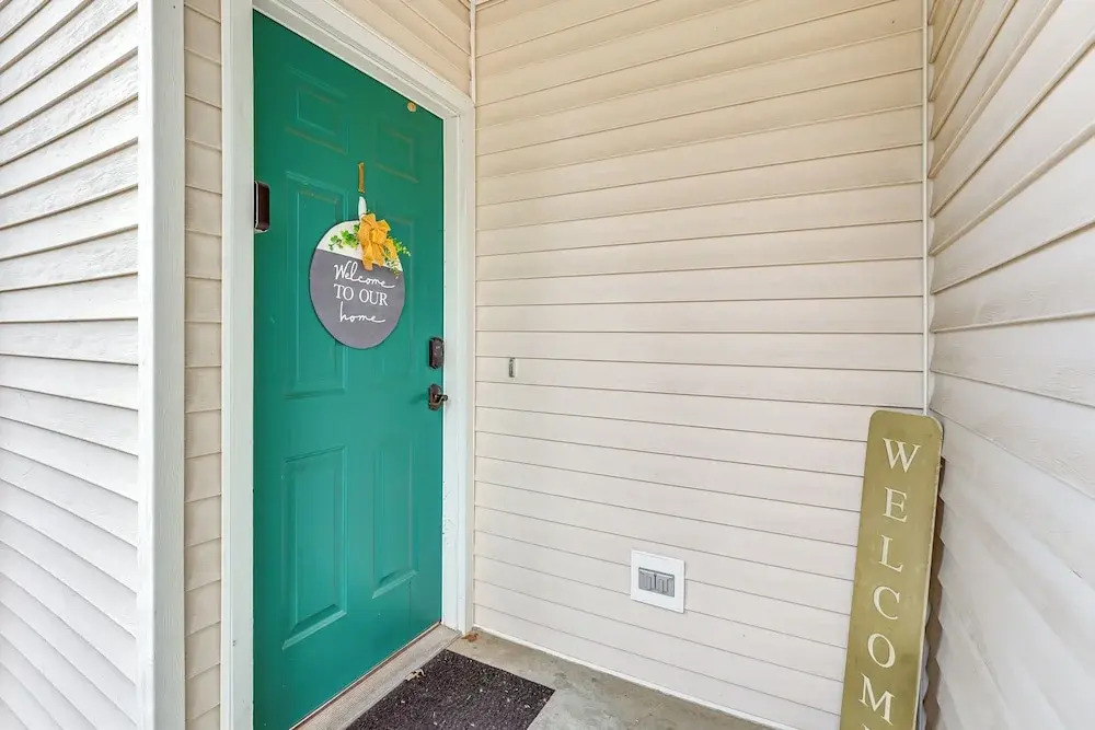 Inviting Condo w/ Pool Access, Near Branson Strip!