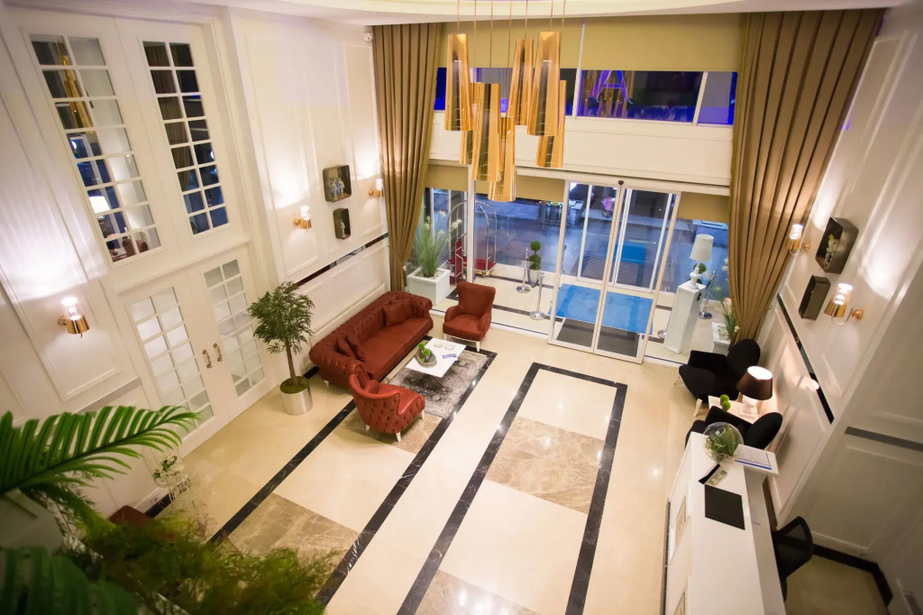 A Royal Suit Hotel
