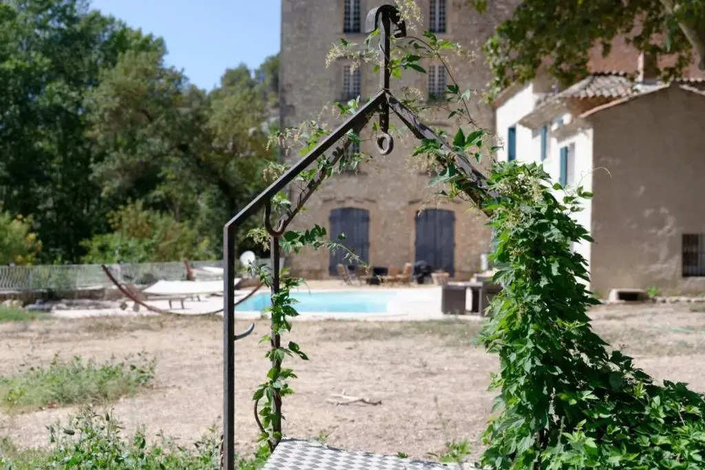 Charming farmhouse in a quiet area with a parking in the courtyard
