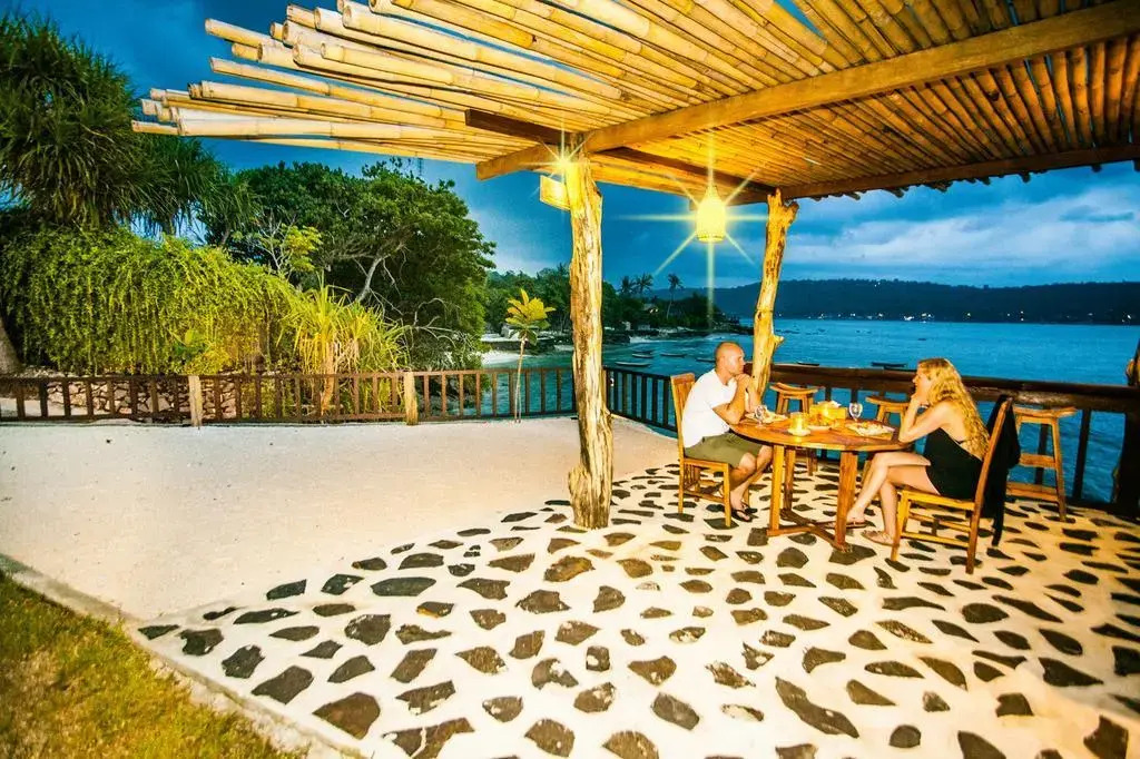 Dini DNusa Lembongan