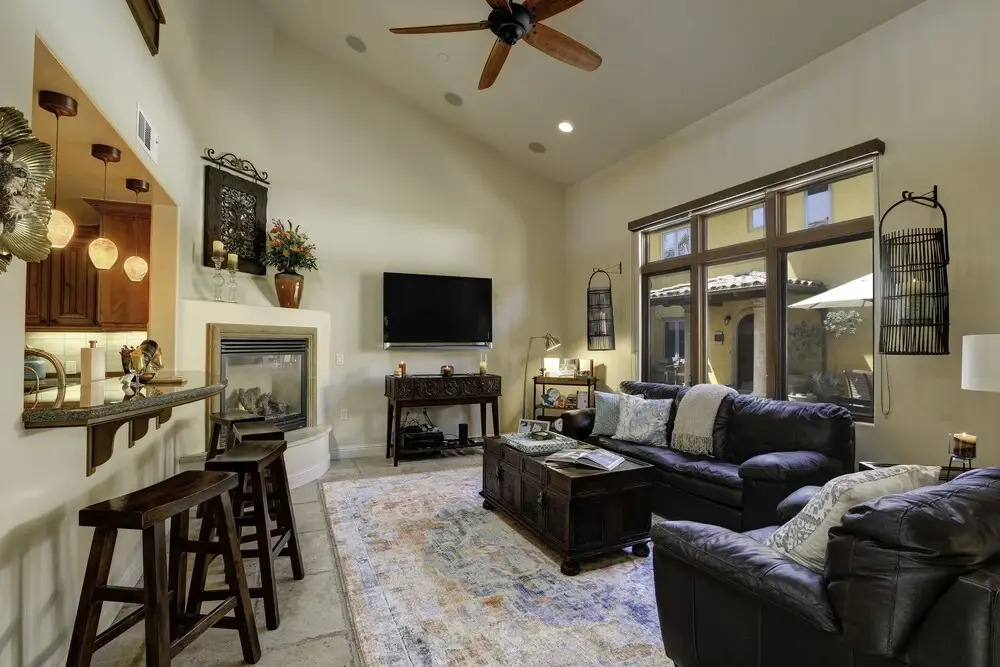 203 Cortez 3 Bedroom Condo by Redawning