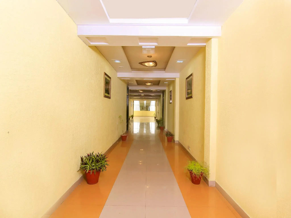 Collection O 4731 Hotel Surya Continental