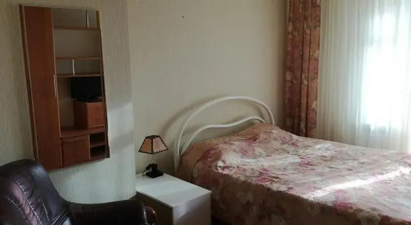 8 floor hostel