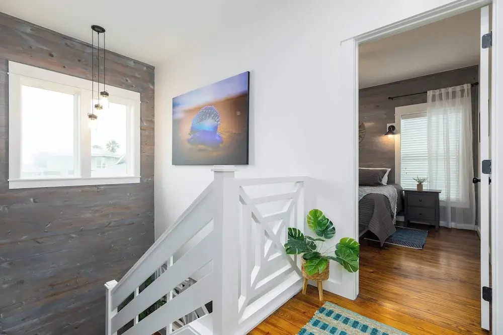 Comfy 3bdr Right in Town Sleeps 10