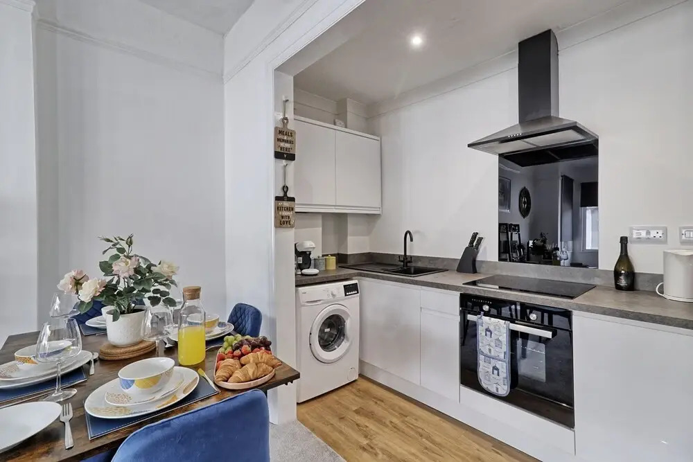 Lovely 2bed Apartment in Westcliff-on-sea!