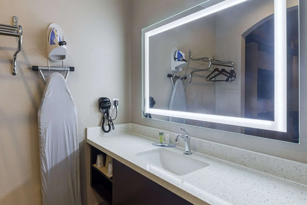 Econo Lodge Inn & Suites Houston NW-Cy-Fair