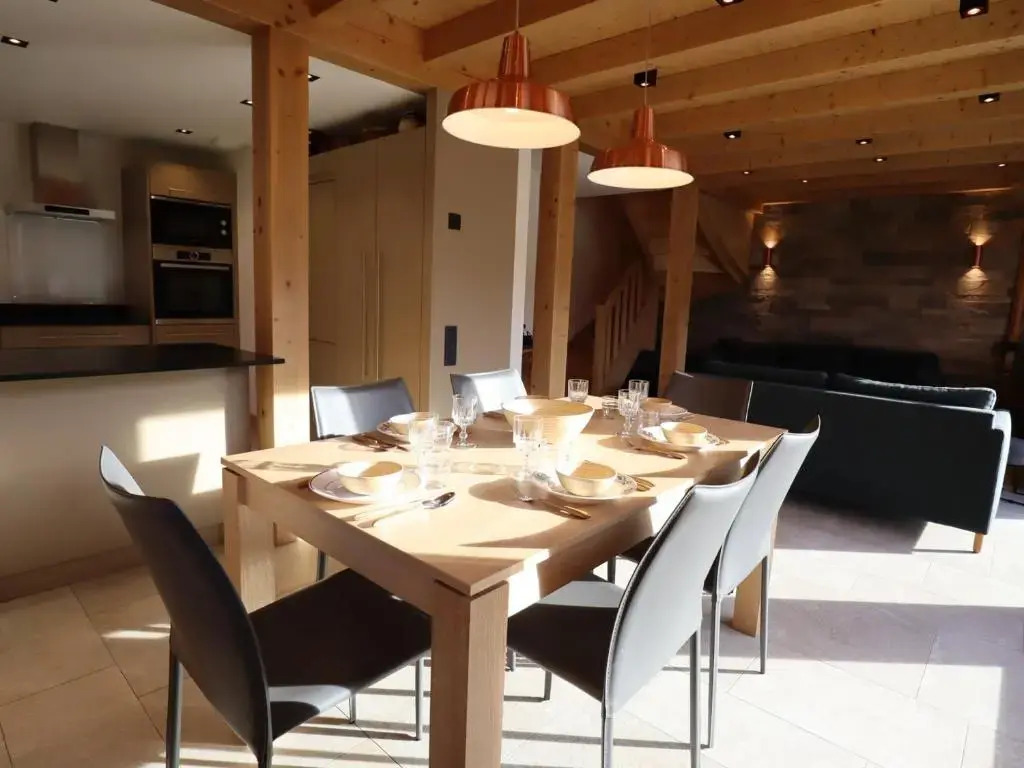 Chalet Neuf Exposé Plein Sud à 600m des Pistes avec Terrasse et Parking - FR-1-623-299