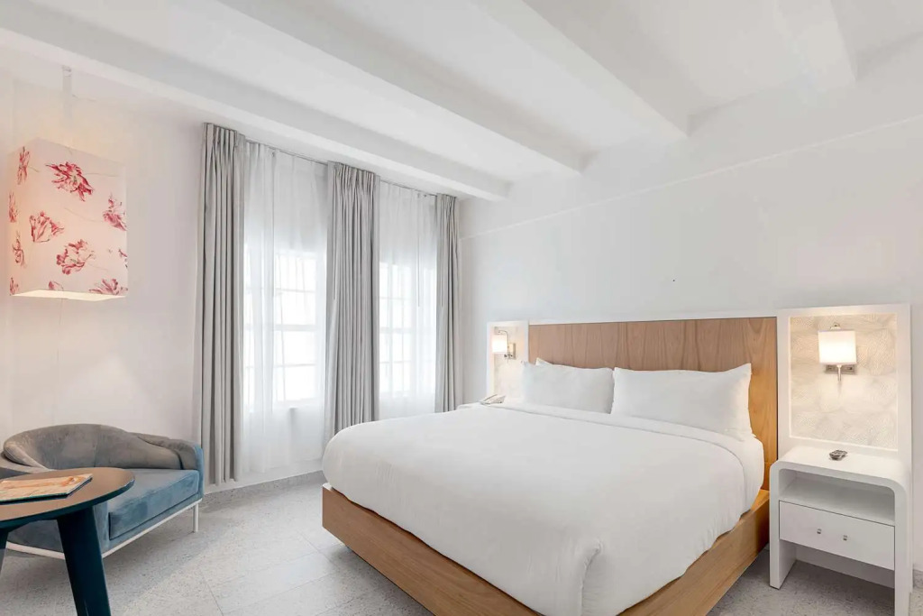 The Townhouse Hotel