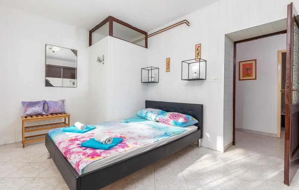 Nice Home in Vodnjan With Wifi and 2 Bedrooms