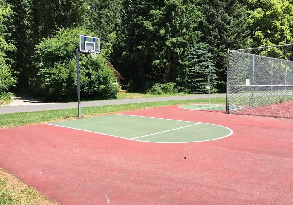 69SL - Upscale - Hot Tub - Wi-Fi - BBQ - Sleeps 8