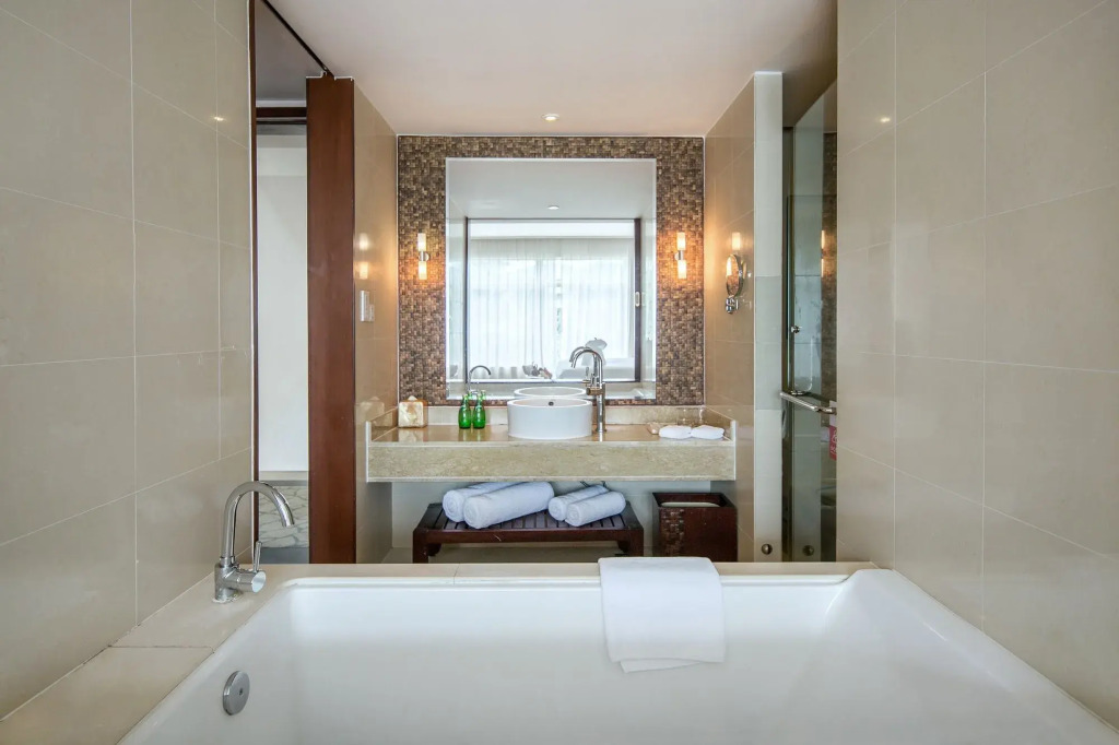 Huayu La Floret Resort Yalong Bay