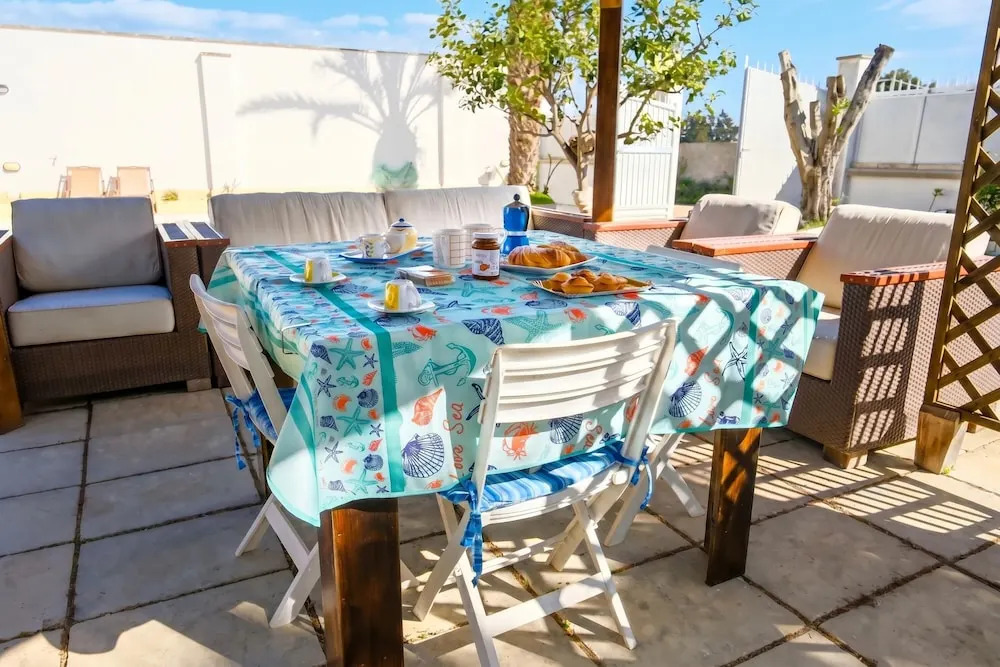 Villa Oasi al Mare with Pool & Garden in Salento