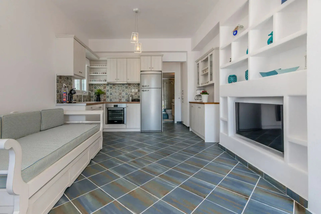 Michalakis Seaside Suites