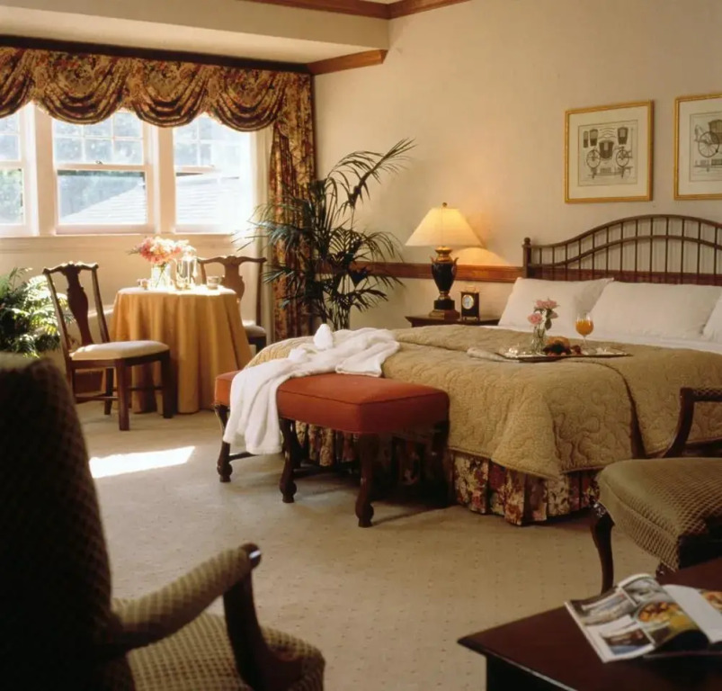 Chateau Merrimack Hotel & Spa