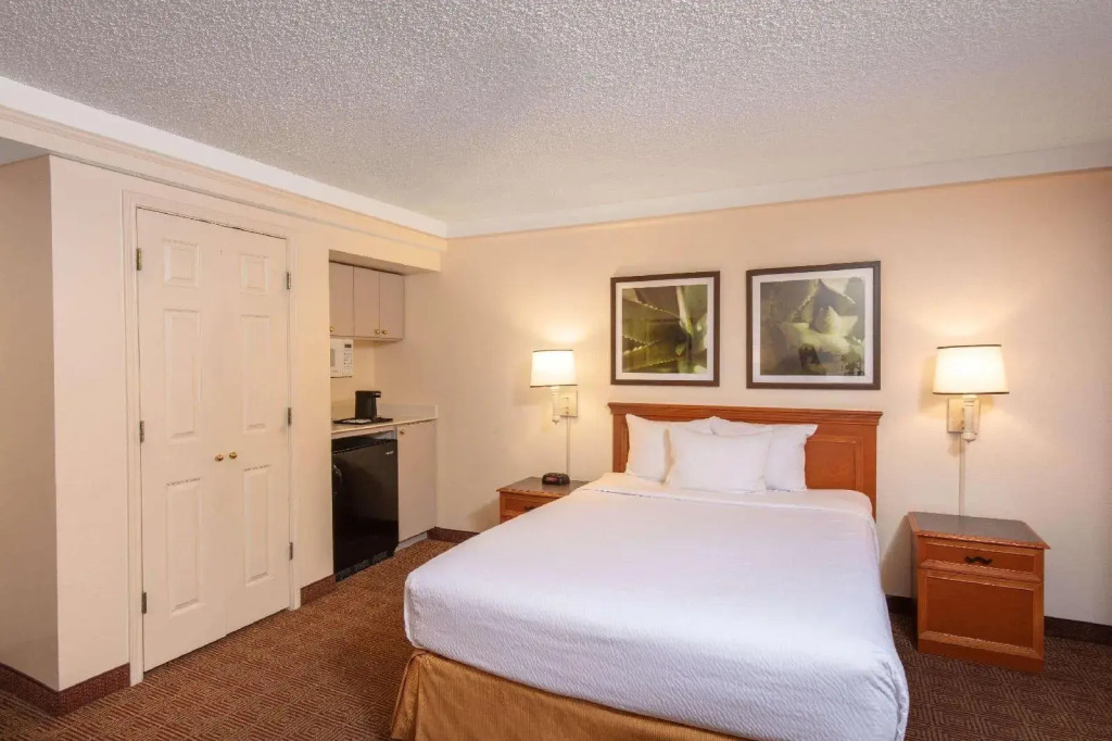 La Quinta Inn & Suites Las Vegas Airport North Convention Center