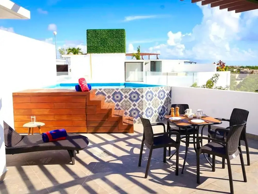 Private Roof Pool, 3 Br for 8 sleeps, fully equipped!!