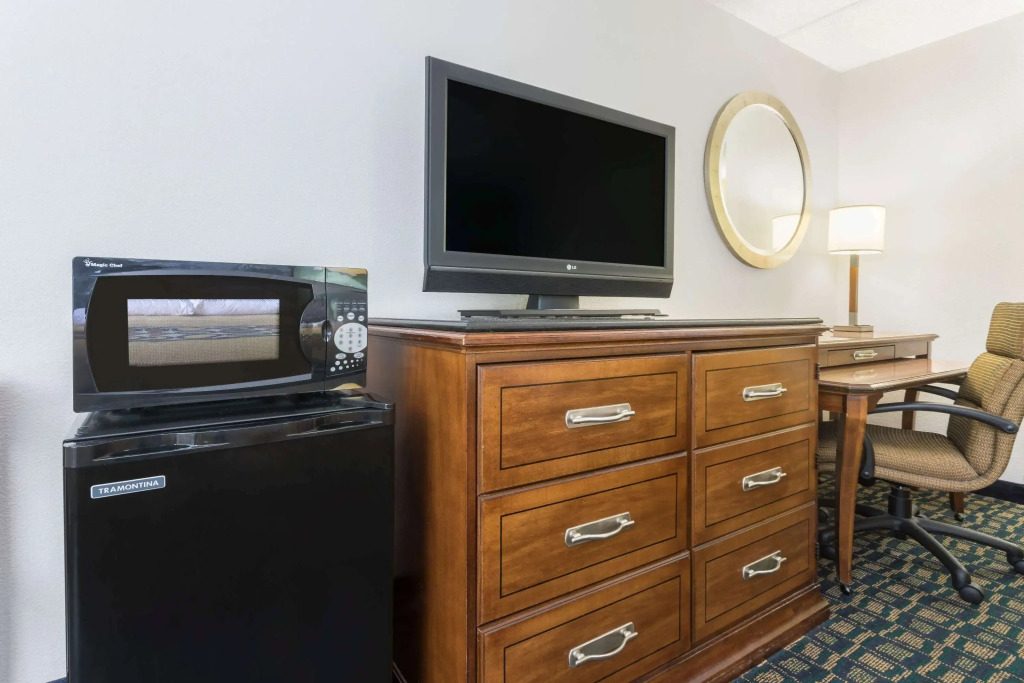 Super 8 By Wyndham Kingsland I-95 Naval Base Area