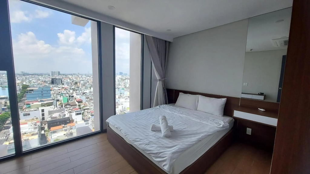 The Goldview Apartment - Luxury Apartment & Furnished Suites & River View & Infinity Pools & Gym & BBQ & High speed internet & Centrally located