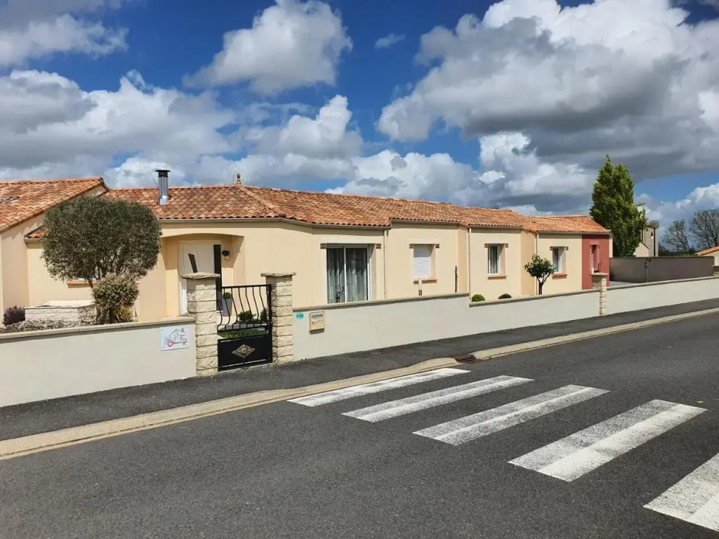 Chez Les J Folais