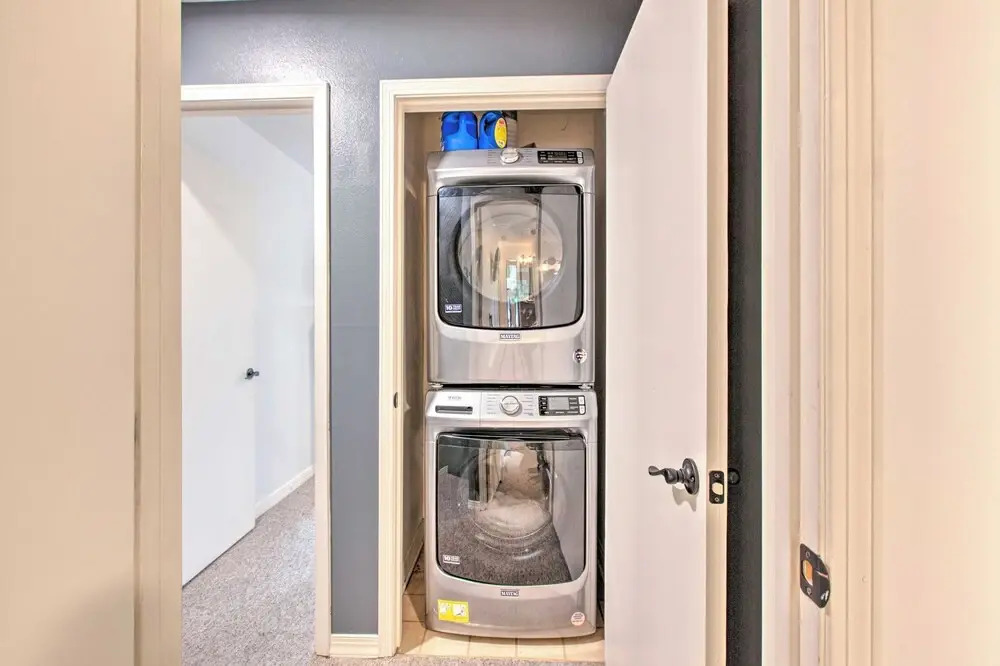 2 Blocks to Skiing & Mtb: Angel Fire Condo