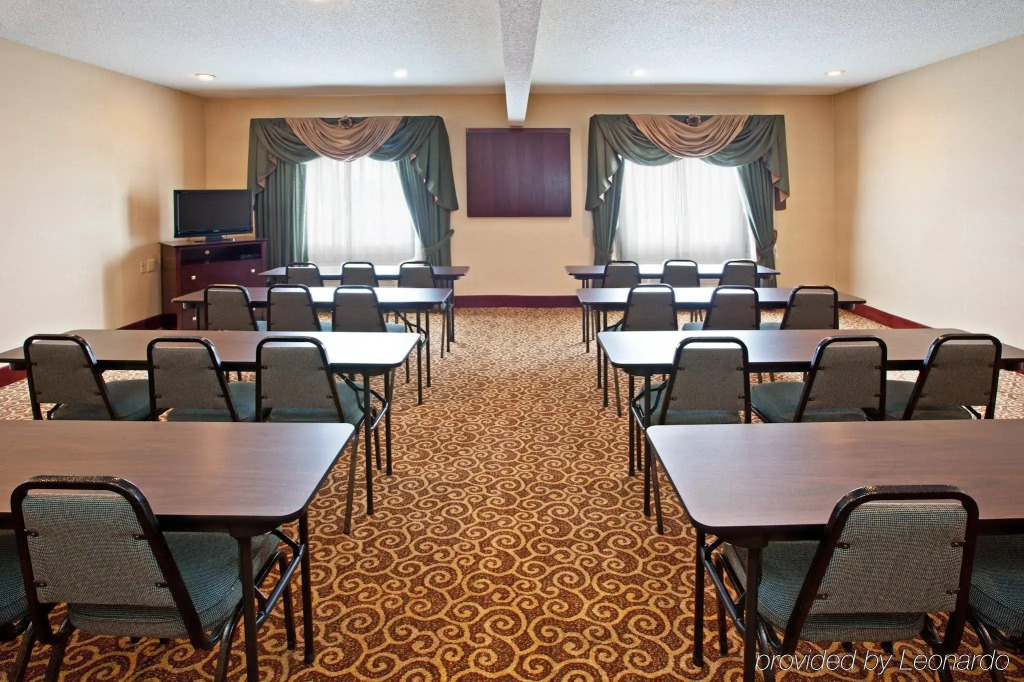 Comfort Inn & Suites Sharonville - Cincinnati North