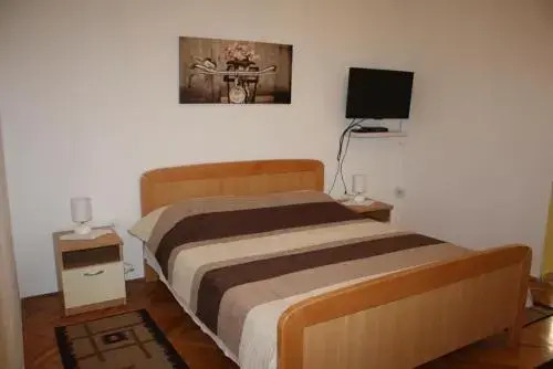Apartments Miše