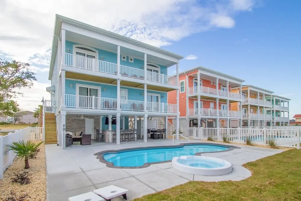 Lucky Old Sun: Sunset Beach W/ Heated Pool 5 Bedroom Home