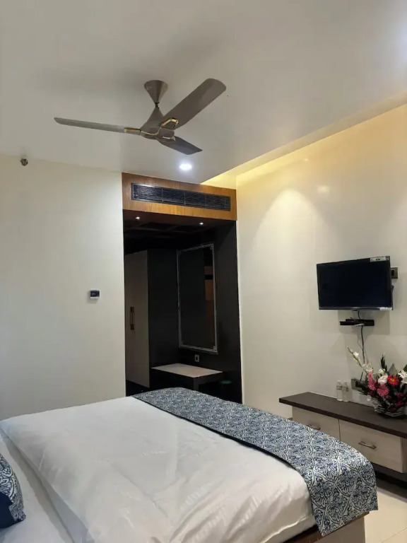 Hotel Gurudev Kunj