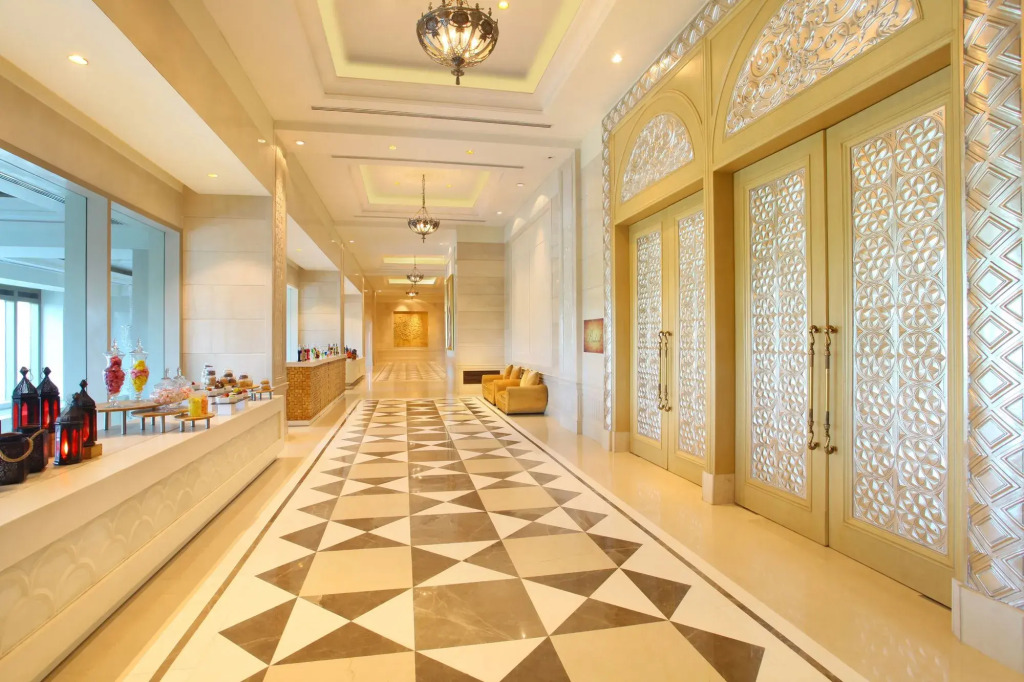 Seven Seas Hotel